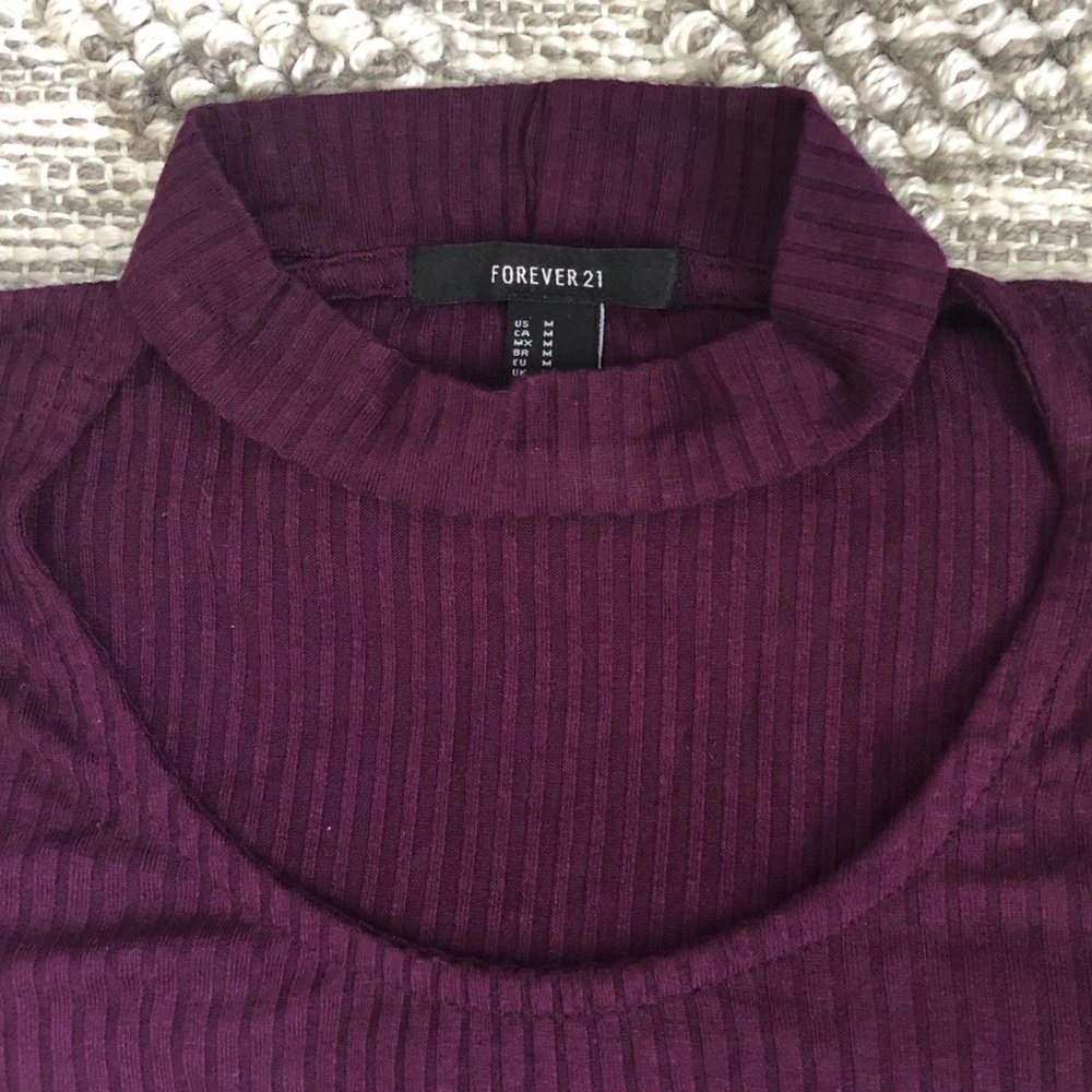 Ribbed cut out long sleeve crop top